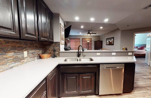 Mammoth Lakes Condo | Walkable to Canyon Lodge! Silver Bear 23