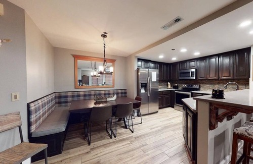 Mammoth Lakes Condo | Walkable to Canyon Lodge! Silver Bear 23