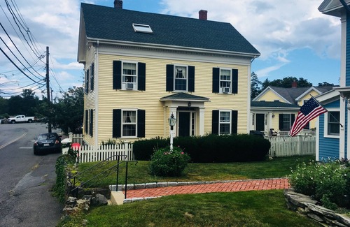 Marblehead House | Walkable to Everything Great about Marblehead! Perfect for multiple families -12