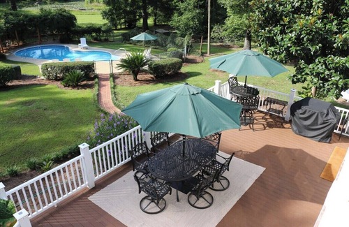 Tallahassee House | Walkabout on 9 parklike acres! Special Occasions-Weddings-Reunions
