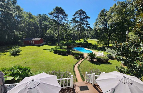 Tallahassee House | Walkabout on 9 parklike acres! Special Occasions-Weddings-Reunions