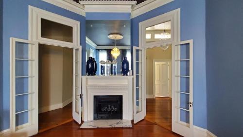 Faubourg Livaudais Apartment | Walker Mansion on St Charles Ave - Unit 5