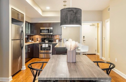 Downtown Memphis Apartment | Walkers Paradise & Stunning Eclectic Digs!