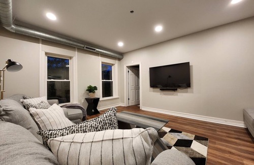 Fifth Ward Apartment | Walkers Point Modern Loft