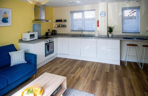 Bury St Edmunds House | Walking distance to hospital and town with free off-road parking