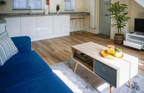 Bury St Edmunds House | Walking distance to hospital and town with free off-road parking