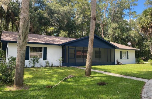 Dunnellon House | Walking Distance from Rainbow River! Your home away from home, for monthly rent