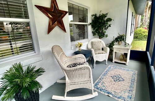 Dunnellon House | Walking Distance from Rainbow River! Your home away from home, for monthly rent