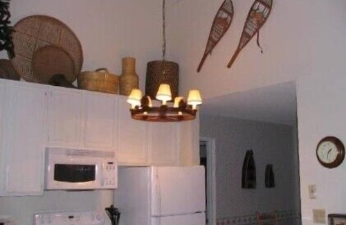 Mammoth Lakes Condo | Walking Distance to Village & Gondola on Shuttle Route-1bd + loft