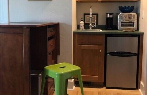 Sturgeon Bay Apartment | Walking Distance to Downtown and Waterfront - Cozy Studio Apartment