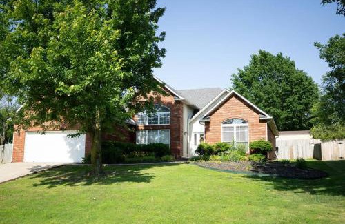 Bentonville House | Walking distance to Coler MTN Bike - 3BR 2BA
