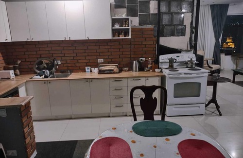 Tbilisi House | Walking distance to Cathedral, perfect place for wine lovers and thinkers.