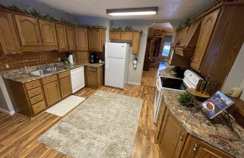 Deadwood House | Walking distance to Downtown Historic Main Street and Outlaw Square