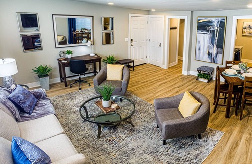 Southeast Salem Apartment | Walking distance to Downtown, H, and waterfront. Safe, clean, comfortable.