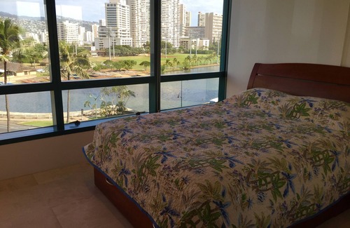 McCully - Moiliili Condo | Walking Distance To Great Beaches, Shopping, Entertainment And Resorts