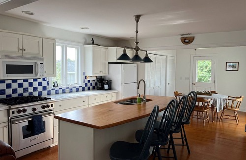 Rock Hall House | Walking distance to restaurants and marinas.dog-friendly!