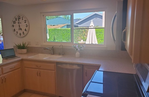 St. Helena House | Walking distance to St Helena