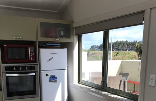 Oakura House | Walking distance to the beach, sunny, 7 year old stand alone 2 bedroom house..