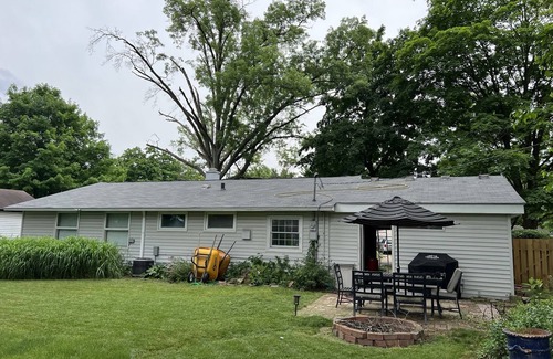 South Bend House | Walking Distance to Notre Dame & Shopping