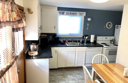 Downtown Niagara Falls House | Walking Distance to the Falls, Casino, and Canada