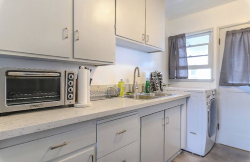 Pasadena Apartment | Walking to Market, Shops - Cozy & Large Apt in Pasadena