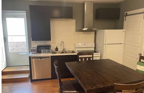 Gateway House | Walkout basement and easy access to I-70 and DIA