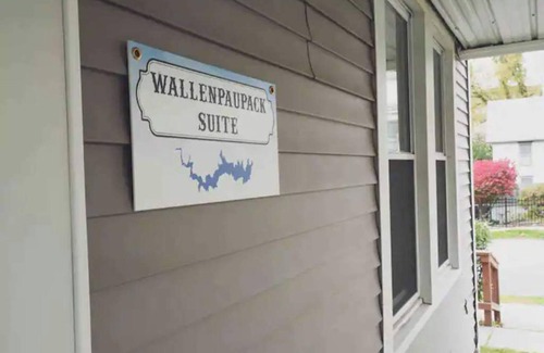 White Mills Apartment | Wallenpaupack Suite at Patriot House of Hawley Pa
