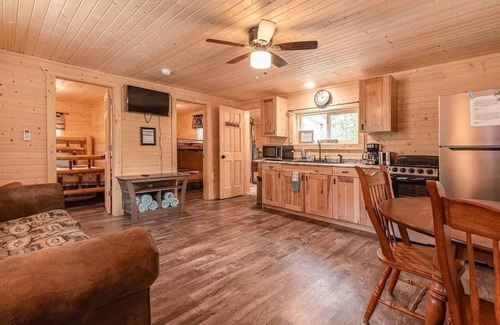 Briggsville Cottage | Walleye Waters Cottage-Pet friendly Cozy Cottages & Cabins 9 miles to Wis Dells!
