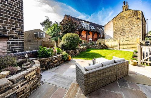 Ainley Top House | Wallnook Cottage Lindley Gem