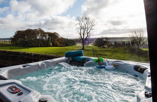 Brampton House | WALLTOWN BYRE - Stylish, dog friendly barn conversion with hot tub sleeping 6