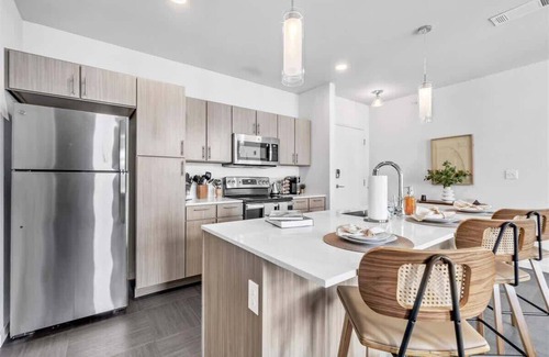 Rogers Apartment | Walmart AMP - Pool, Gym & Lounge - LCP Collection