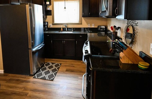 Ashtabula House | Walnut Beach Inn