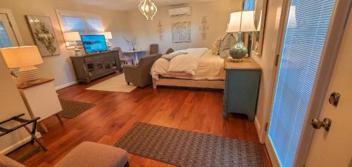 West Jefferson House | Walnut Hill Cottage