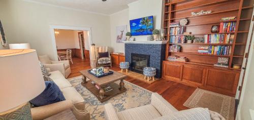 West Jefferson House | Walnut Hill