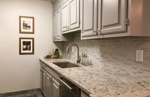 Whittier House | Walnut Mews - Quiet Creekside townhome next to Pearl Street