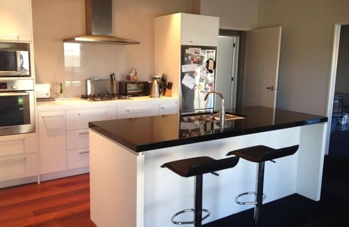 Albert Town House | Wanaka - Albert Town near River, Tracks, Pub