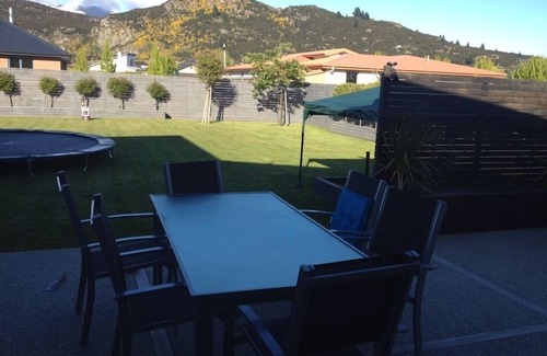 Albert Town House | Wanaka - Albert Town near River, Tracks, Pub