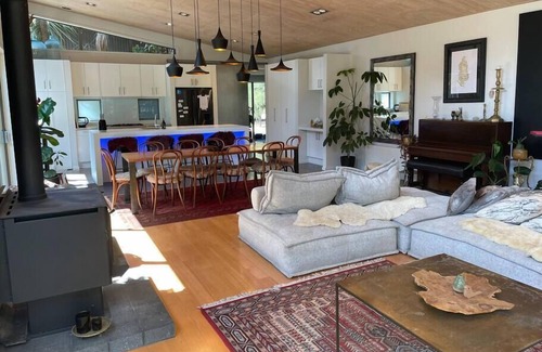 Albert Town House | Wanaka's most stunning views of Mount Iron in a secluded and private setting