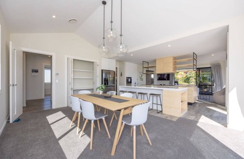 Wanaka House | Wanaka's Oasis Escape