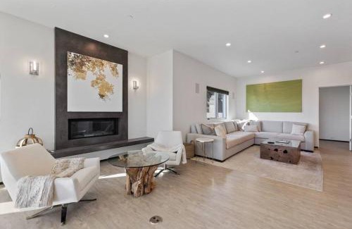Malibu House | Wander Malibu Canyon