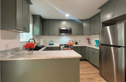 Los Angeles House | Wanderer's 2B1B Haven