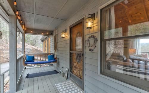 Big Canoe House | Wanderers Den - Peaceful mountain views Wifi and homey comforts