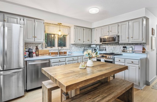 Bartlett Cabin | Wandering Pines: Family Retreat mins to Attitash