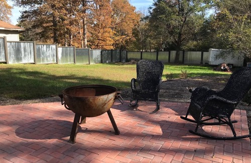 Brevard Cottage | Wanderlust - completely renovated downtown cottage