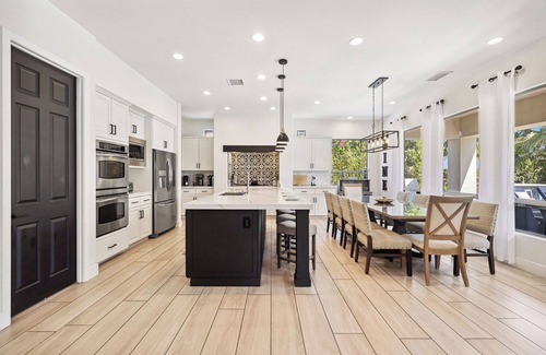 Indio House | 'Wanderlust' Pickleball, mini golf, and more!