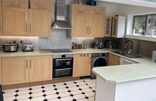 Thornton House | Wandworth, South London Deluxe King Room 2