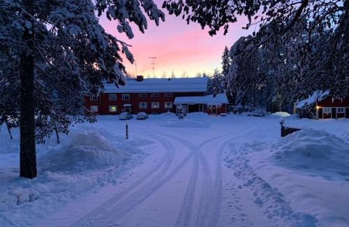 Reittio Apartment | Wanha Koulu Tahko Unelma, 4mh, Palju, Sauna, Tupakeittiö, Wifi, Liikuntasali, RinteetSpaRavintola 6km, Lemmikit OK, Edukas