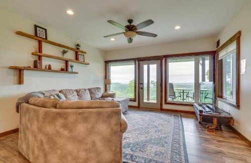 Mindoro House | Wanlass House Elevated Retreat Near La Crosse!