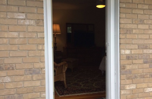 Hapeville Apartment | Want privacy, safety serenity - you just found it! 412 sq ft luxury space w pool