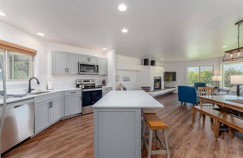 Wapato Point Condo | Wapato Point Condo with Resort Amenities! 2bed/2bath, ground floor w/washer, unit 601